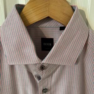 HUGO BOSS 👔 Mason’s slim fit arrow ❤️💙 pin-striped button-up shirt (Large)